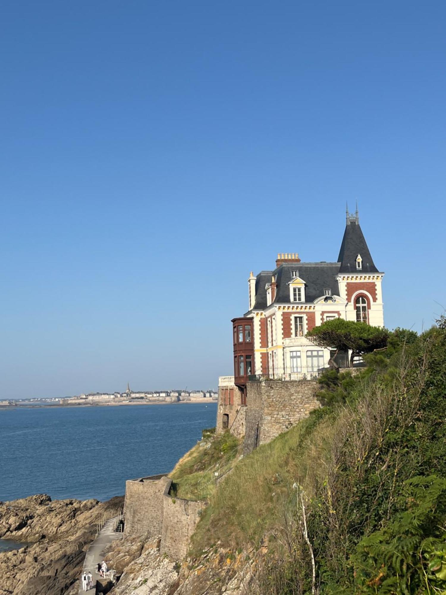 Jolie Maison Bord De Mer Dinard Exterior photo